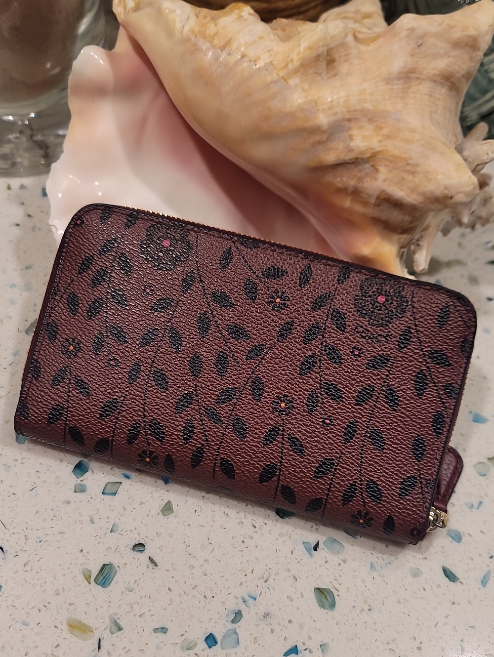 Beautiful Coach Wallet - Picture 3 of 5